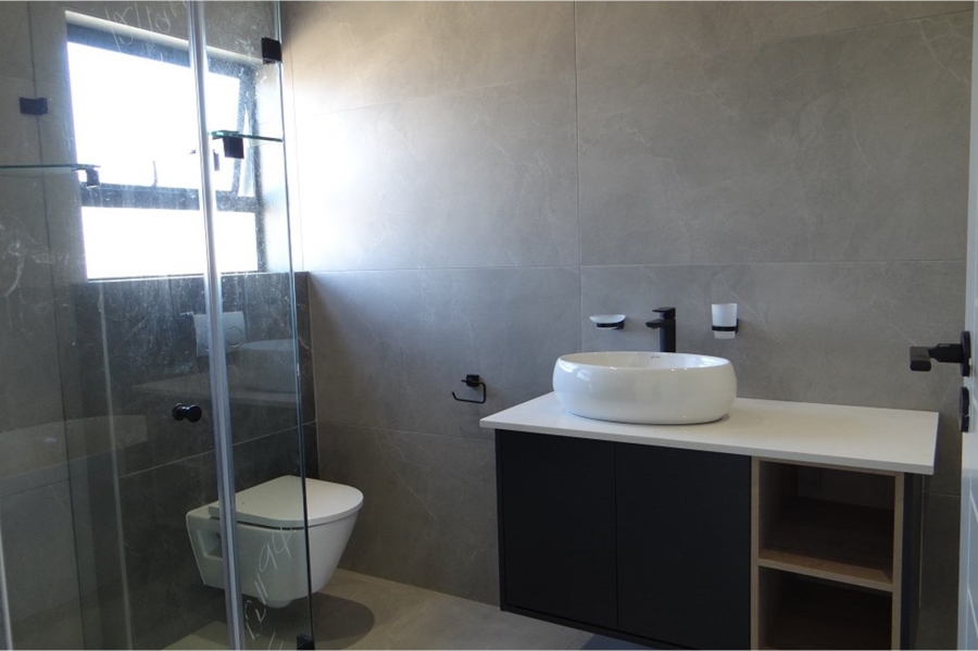 4 Bedroom Property for Sale in Clayville Gauteng