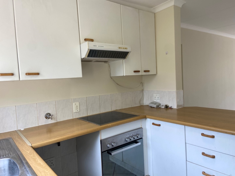 2 Bedroom Property for Sale in Robindale Gauteng