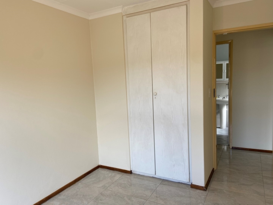 2 Bedroom Property for Sale in Robindale Gauteng