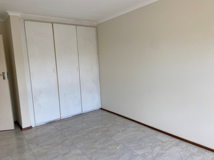 2 Bedroom Property for Sale in Robindale Gauteng