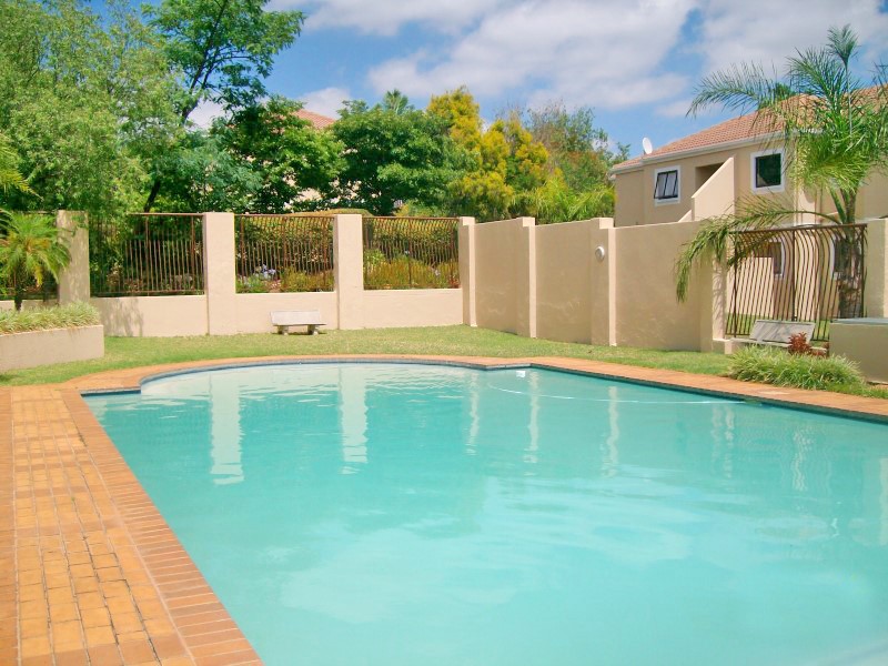 2 Bedroom Property for Sale in Robindale Gauteng