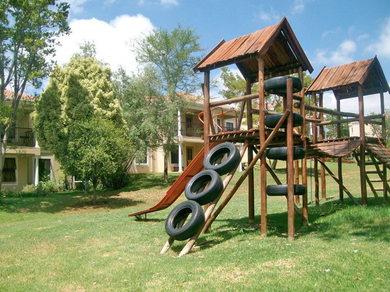 2 Bedroom Property for Sale in Robindale Gauteng