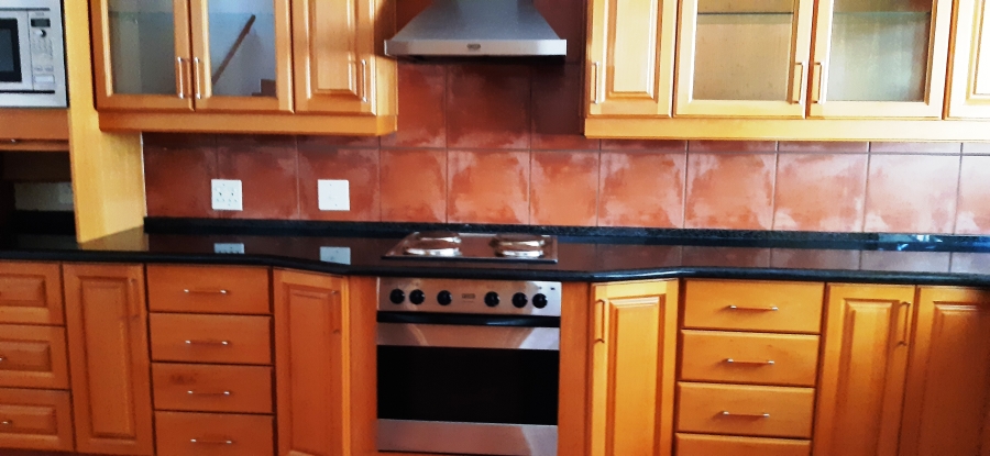 To Let 2 Bedroom Property for Rent in Waterkloof Ridge Gauteng