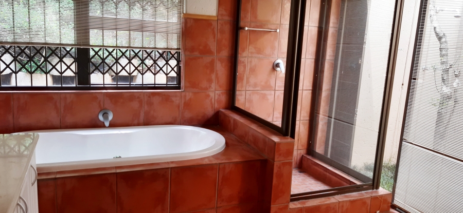 To Let 2 Bedroom Property for Rent in Waterkloof Ridge Gauteng