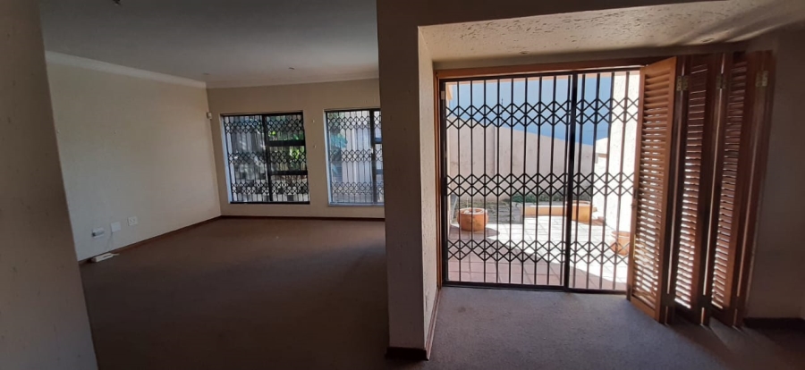 To Let 3 Bedroom Property for Rent in Waterkloof Ridge Gauteng