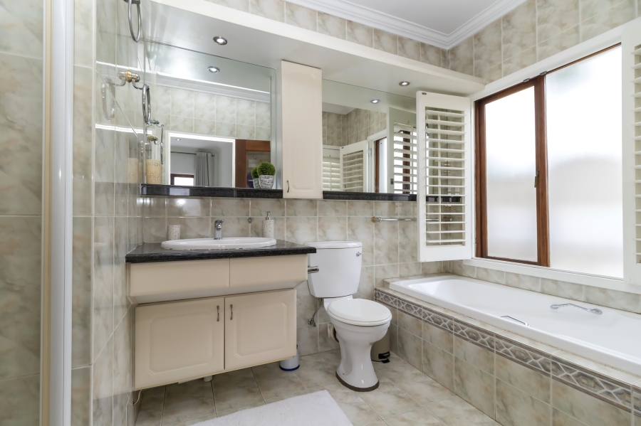 3 Bedroom Property for Sale in Lonehill Gauteng