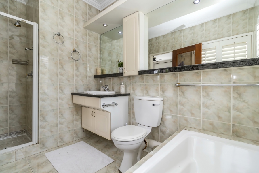 3 Bedroom Property for Sale in Lonehill Gauteng