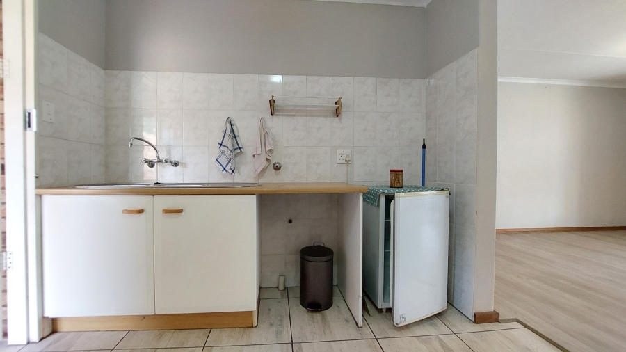 2 Bedroom Property for Sale in Die Hoewes Gauteng