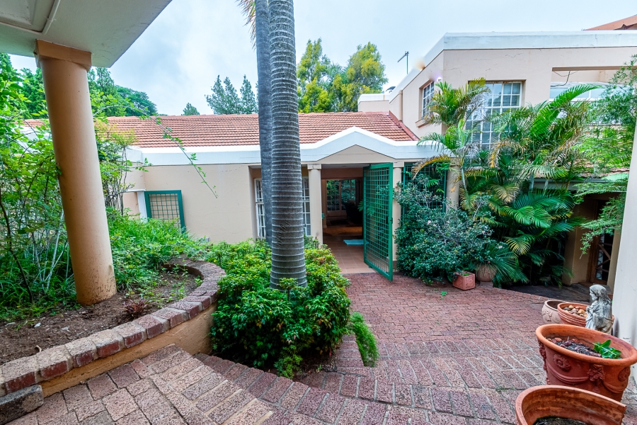 5 Bedroom Property for Sale in Waterkloof Ridge Gauteng