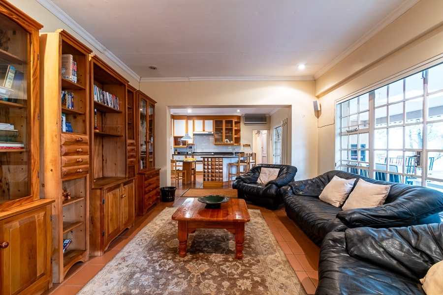 5 Bedroom Property for Sale in Waterkloof Ridge Gauteng