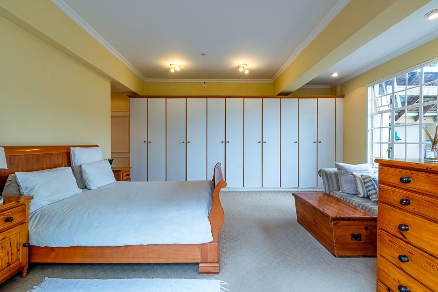 5 Bedroom Property for Sale in Waterkloof Ridge Gauteng