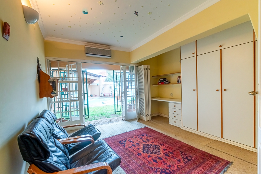 5 Bedroom Property for Sale in Waterkloof Ridge Gauteng