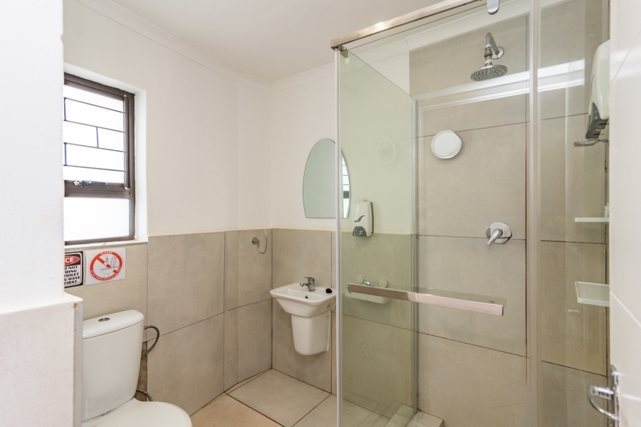 To Let 6 Bedroom Property for Rent in Horison Park Gauteng