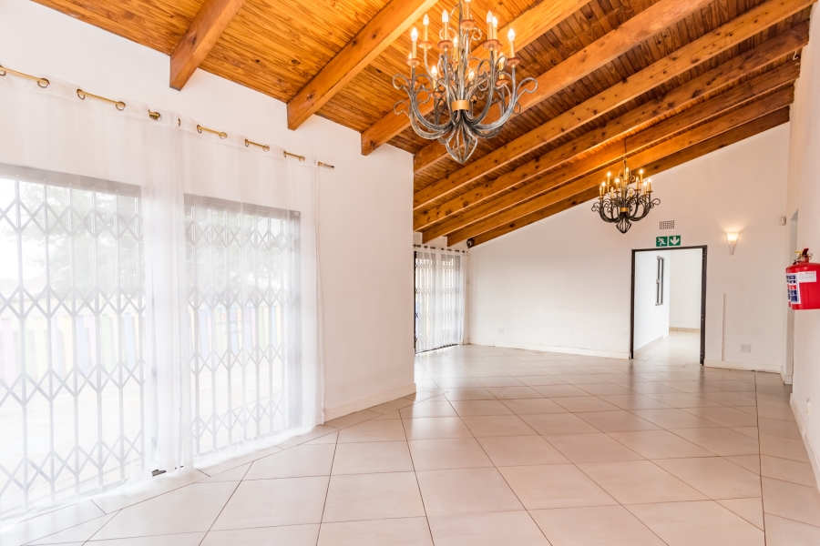 To Let 6 Bedroom Property for Rent in Horison Park Gauteng