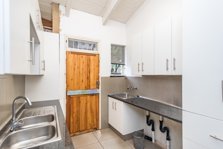 To Let 6 Bedroom Property for Rent in Horison Park Gauteng
