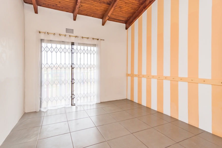To Let 6 Bedroom Property for Rent in Horison Park Gauteng