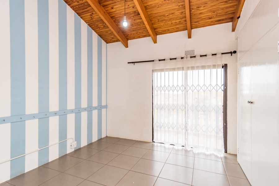 To Let 6 Bedroom Property for Rent in Horison Park Gauteng