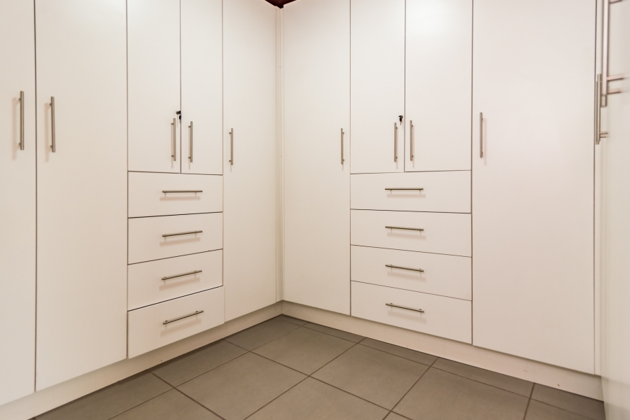 To Let 6 Bedroom Property for Rent in Horison Park Gauteng