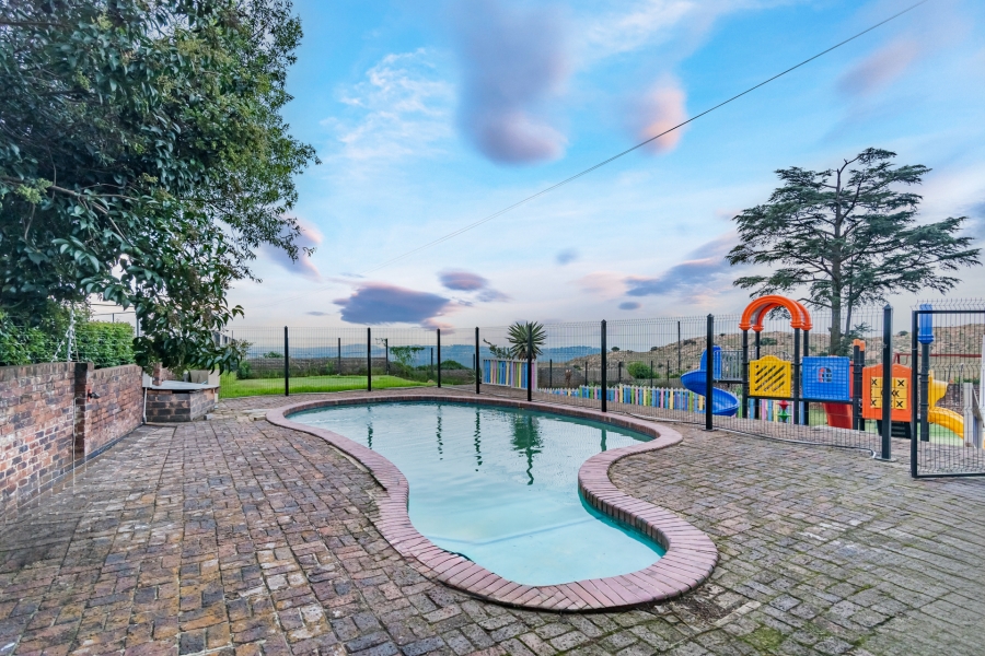 To Let 6 Bedroom Property for Rent in Horison Park Gauteng