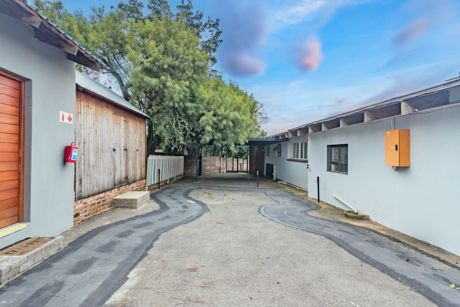 To Let 6 Bedroom Property for Rent in Horison Park Gauteng