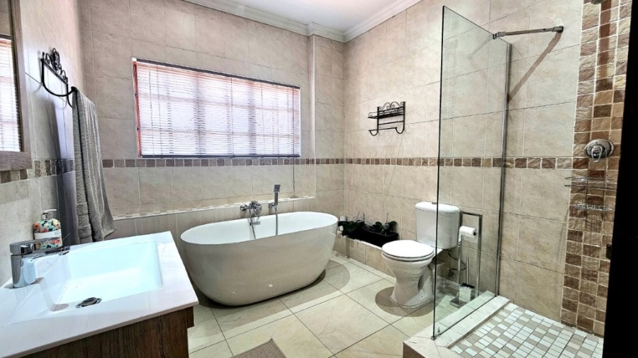 3 Bedroom Property for Sale in Midfield Estate Gauteng