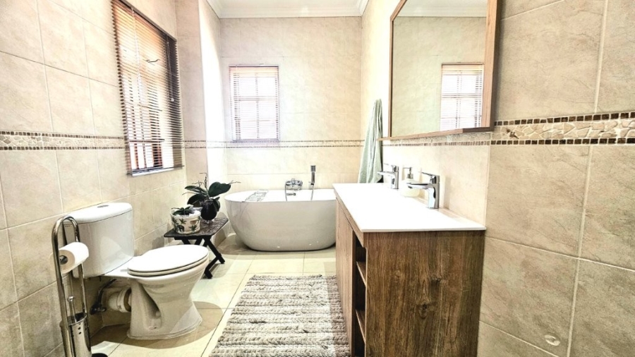 3 Bedroom Property for Sale in Midfield Estate Gauteng
