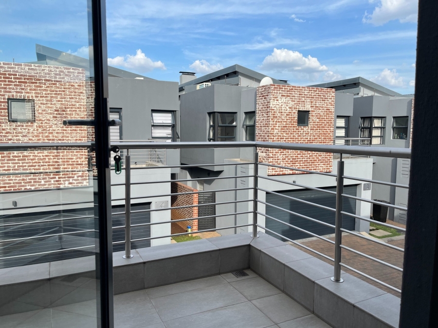 To Let 4 Bedroom Property for Rent in Morningside Gauteng