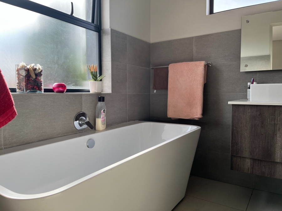 To Let 4 Bedroom Property for Rent in Morningside Gauteng