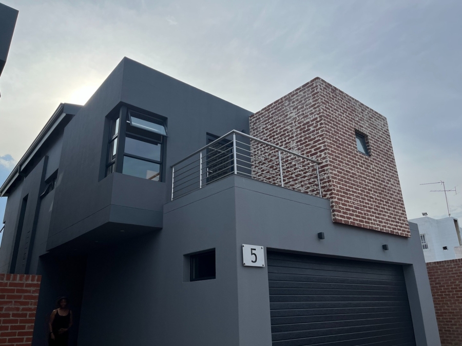 To Let 4 Bedroom Property for Rent in Morningside Gauteng