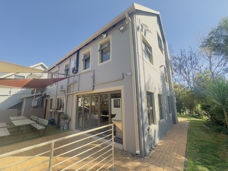 5 Bedroom Property for Sale in Blue Saddle Ranches Gauteng