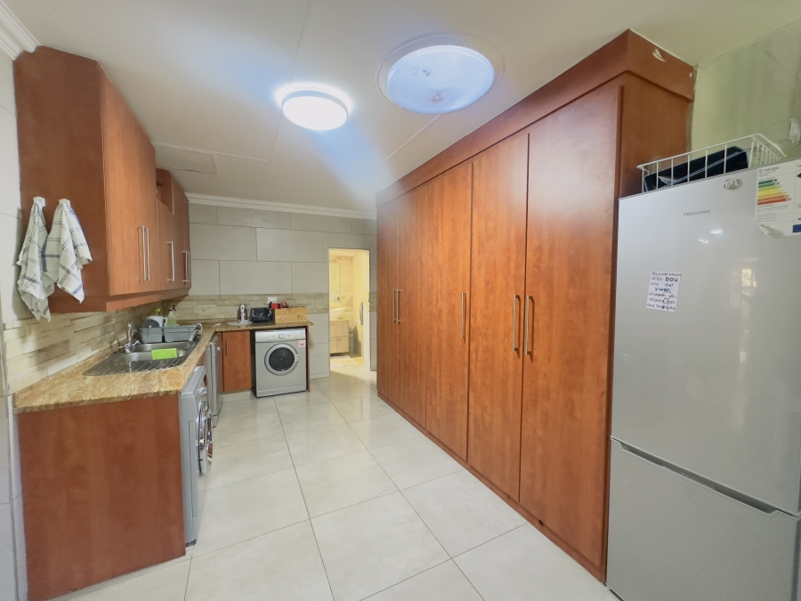 5 Bedroom Property for Sale in Blue Saddle Ranches Gauteng