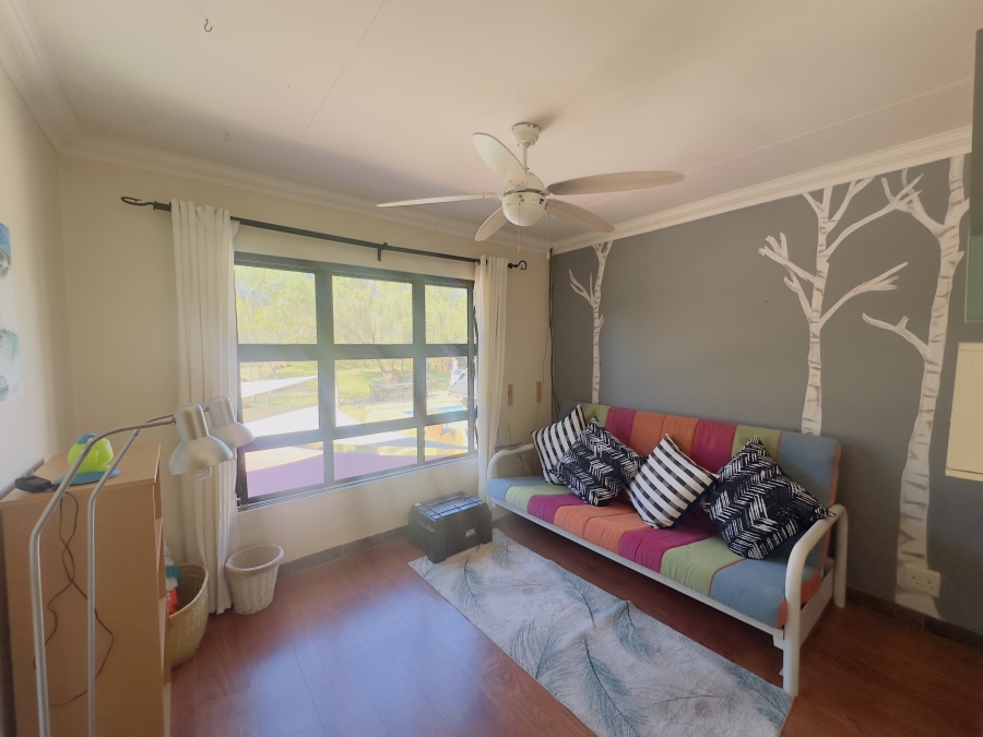 5 Bedroom Property for Sale in Blue Saddle Ranches Gauteng