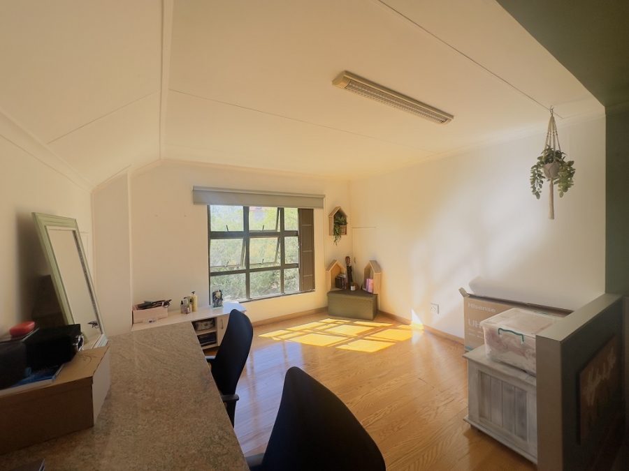 5 Bedroom Property for Sale in Blue Saddle Ranches Gauteng