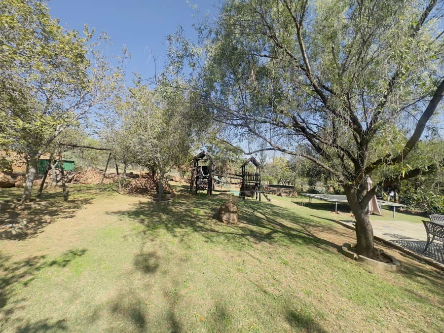 5 Bedroom Property for Sale in Blue Saddle Ranches Gauteng