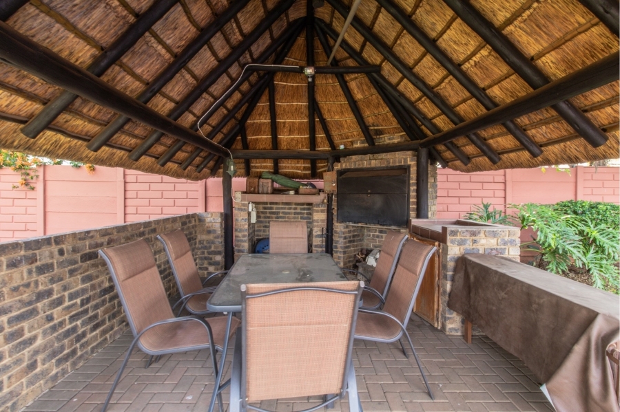 4 Bedroom Property for Sale in Wierda Park Gauteng