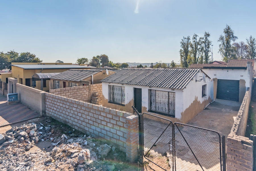 2 Bedroom Property for Sale in Emdeni Gauteng