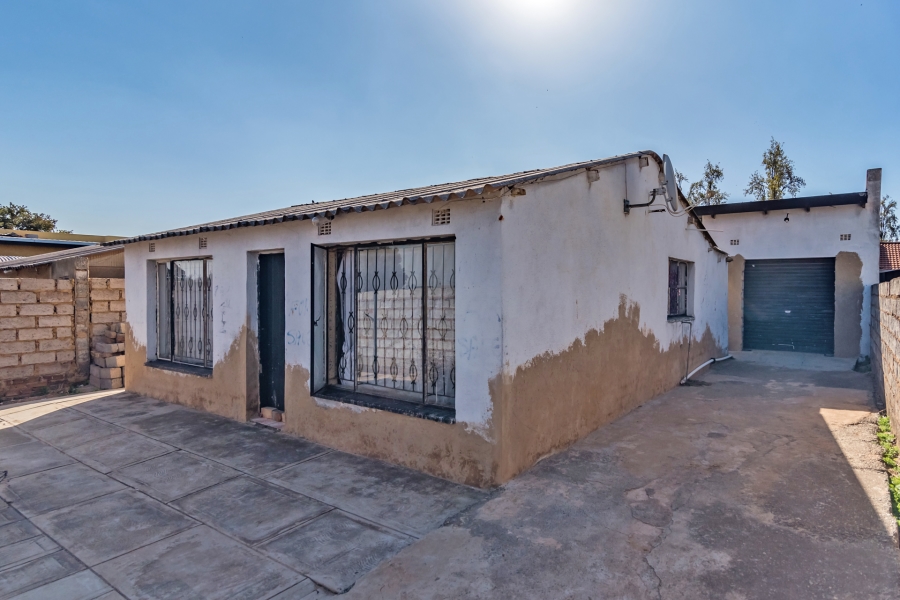 2 Bedroom Property for Sale in Emdeni Gauteng