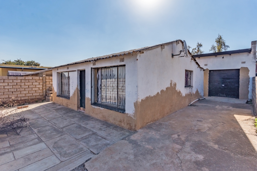 2 Bedroom Property for Sale in Emdeni Gauteng