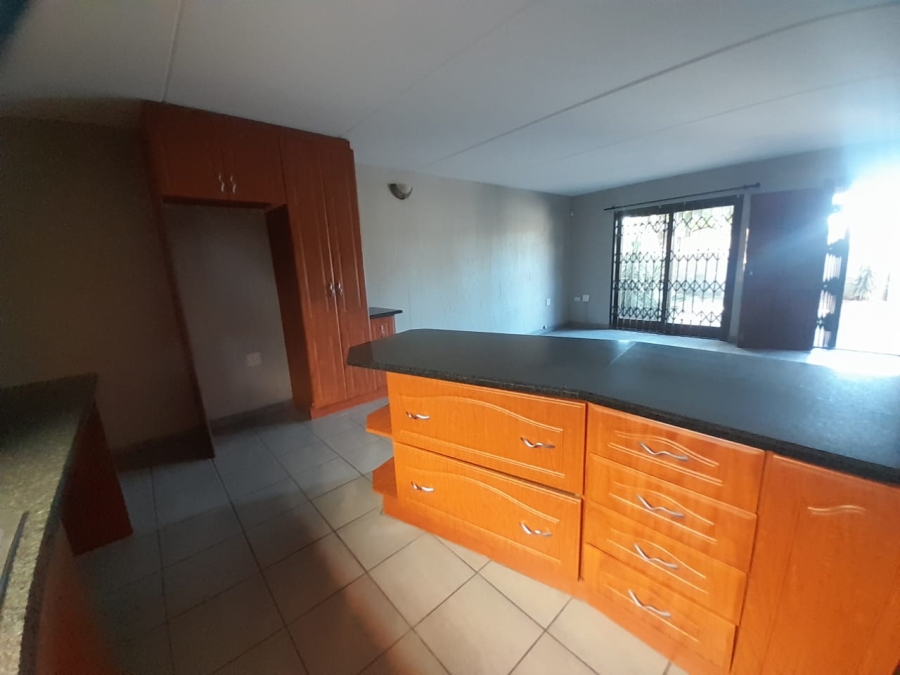 To Let 2 Bedroom Property for Rent in Three Rivers Gauteng