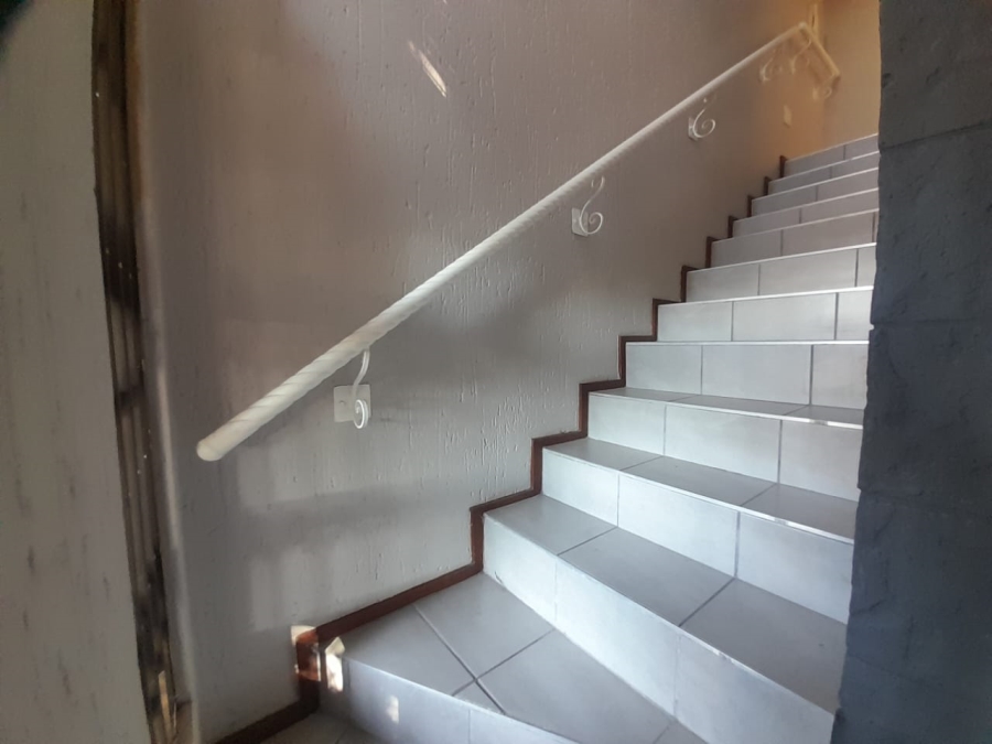 To Let 2 Bedroom Property for Rent in Three Rivers Gauteng
