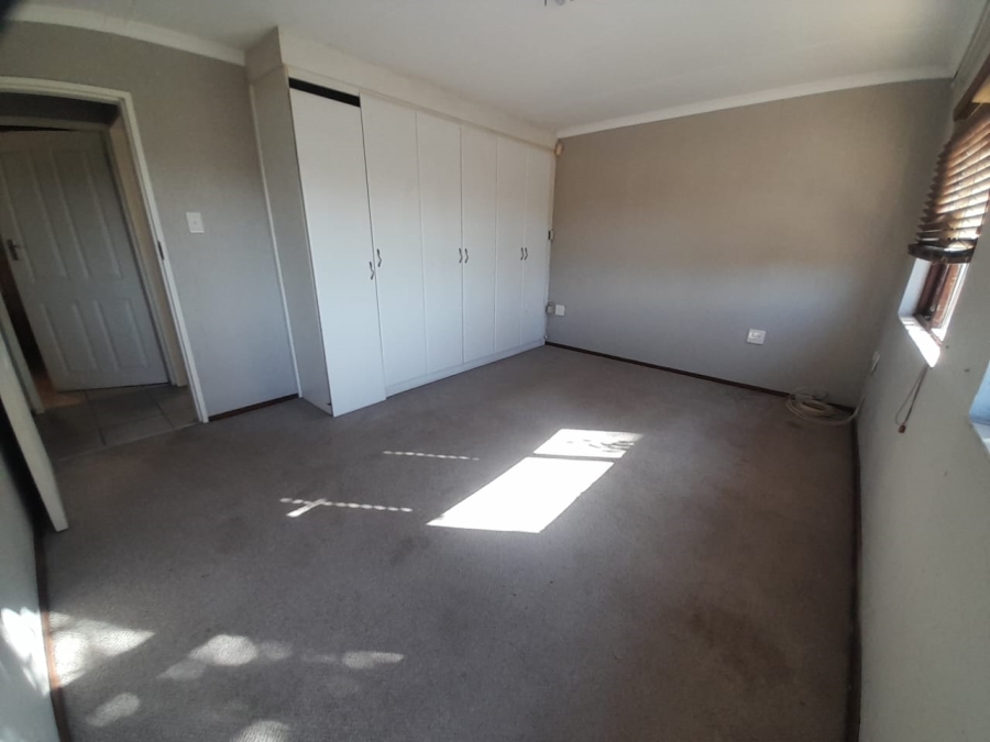 To Let 2 Bedroom Property for Rent in Three Rivers Gauteng