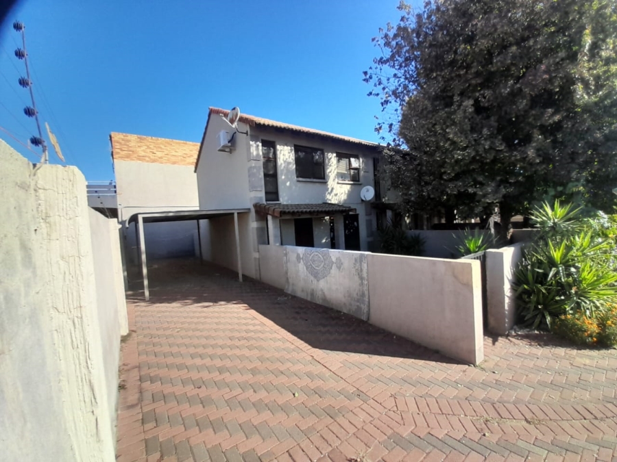 To Let 2 Bedroom Property for Rent in Three Rivers Gauteng