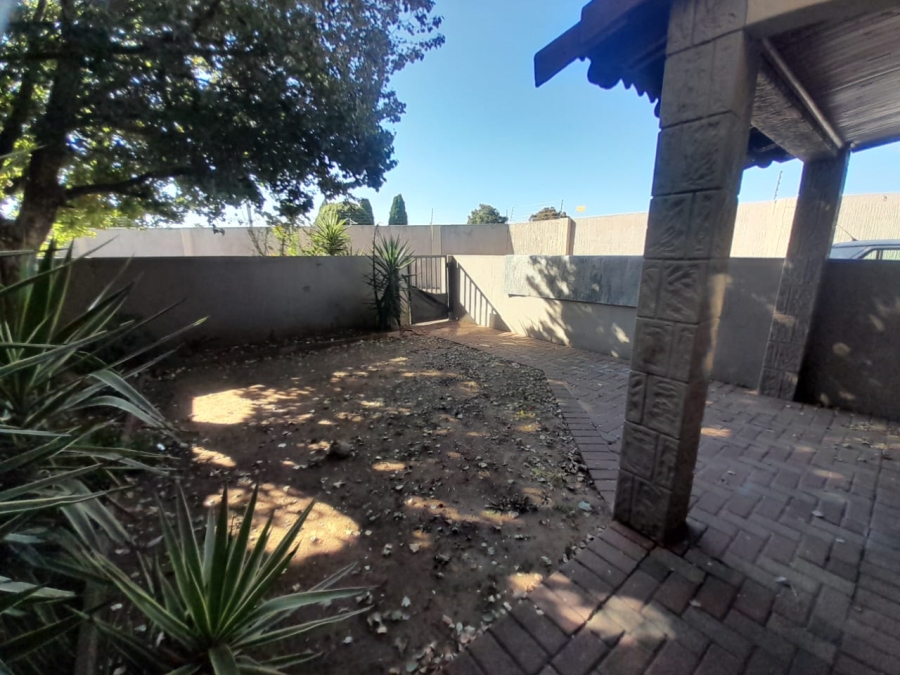 To Let 2 Bedroom Property for Rent in Three Rivers Gauteng
