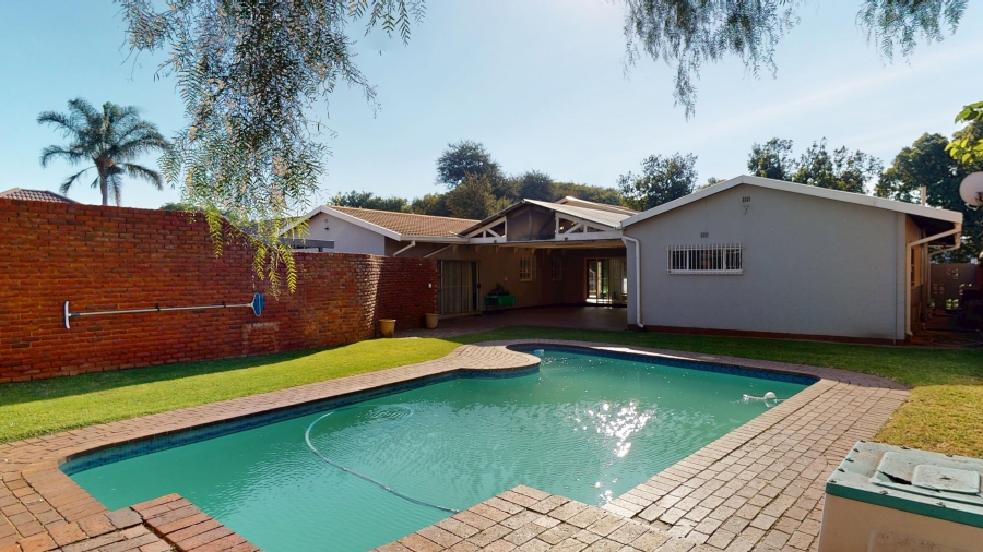 5 Bedroom Property for Sale in Parkrand Gauteng