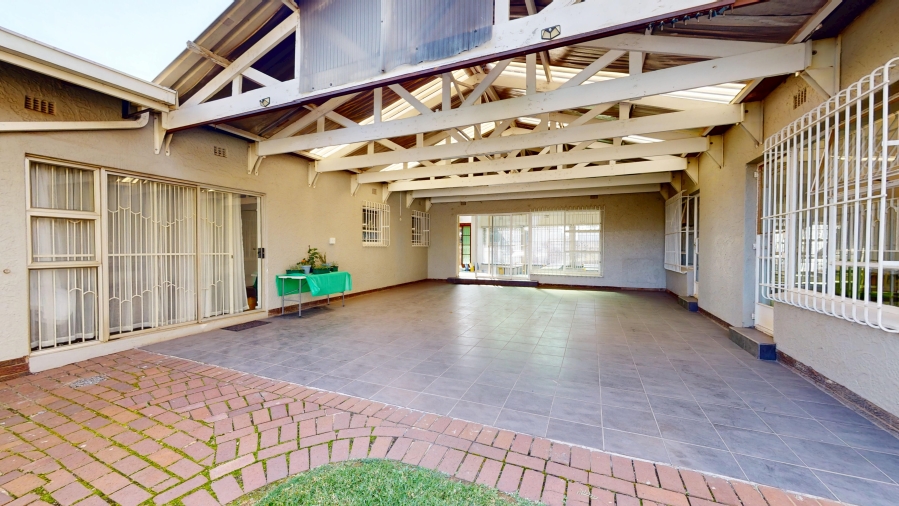 5 Bedroom Property for Sale in Parkrand Gauteng
