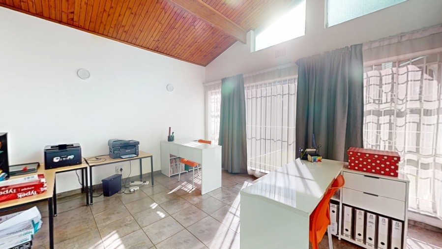 5 Bedroom Property for Sale in Parkrand Gauteng