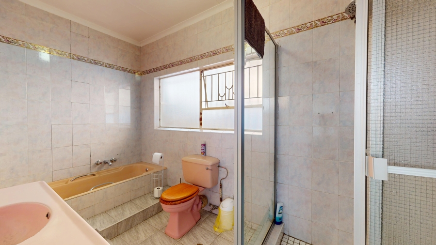 5 Bedroom Property for Sale in Parkrand Gauteng