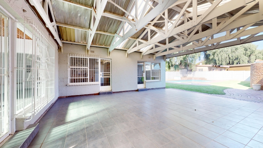 5 Bedroom Property for Sale in Parkrand Gauteng