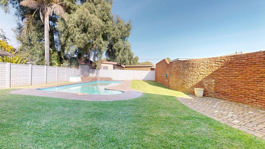 5 Bedroom Property for Sale in Parkrand Gauteng