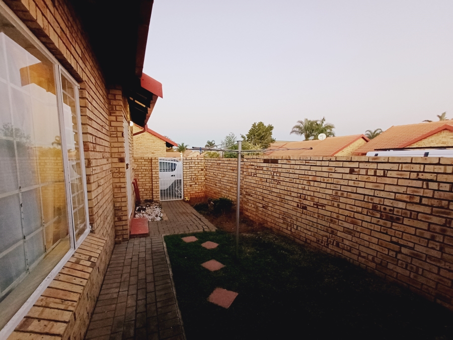 2 Bedroom Property for Sale in Moreleta Park Gauteng